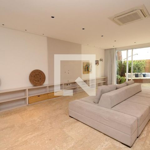 Casa de condomínio à venda com 300m², 4 quartos e 4 vagasSala