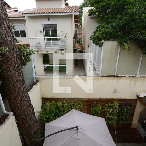 Casa de condomínio à venda com 300m², 4 quartos e 4 vagasVista da Suíte 3