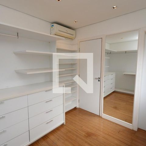 Casa de condomínio à venda com 300m², 4 quartos e 4 vagasSuíte 2