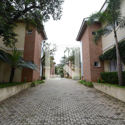 Casa de condomínio à venda com 300m², 4 quartos e 4 vagasÁrea comum
