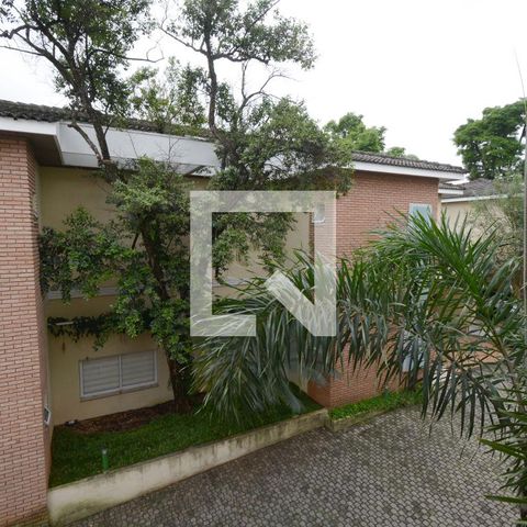 Casa de condomínio à venda com 300m², 4 quartos e 4 vagasVista da Suíte 2