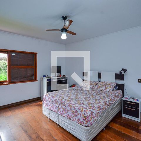 Casa à venda com 600m², 4 quartos e 1 vaga Casa à venda com 600m², 4 quartos e 1 vagaQuarto Suíte
