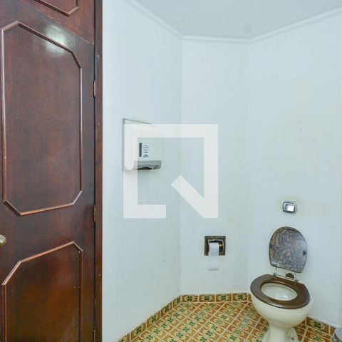 Casa à venda com 600m², 4 quartos e 1 vaga Casa à venda com 600m², 4 quartos e 1 vagaLavabo
