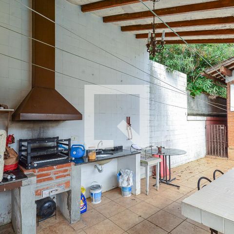 Casa à venda com 600m², 4 quartos e 1 vaga Casa à venda com 600m², 4 quartos e 1 vagaChurrasqueira