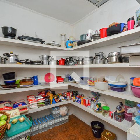 Casa à venda com 600m², 4 quartos e 1 vaga Casa à venda com 600m², 4 quartos e 1 vagaDespensa