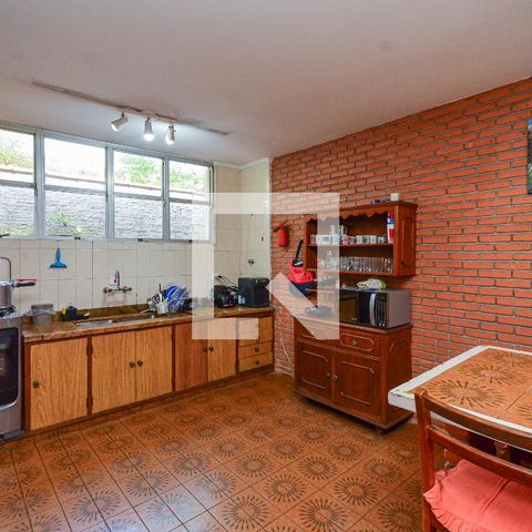 Casa à venda com 600m², 4 quartos e 1 vaga Casa à venda com 600m², 4 quartos e 1 vagaCozinha