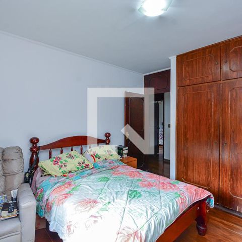 Casa à venda com 600m², 4 quartos e 1 vaga Casa à venda com 600m², 4 quartos e 1 vagaQuarto 1