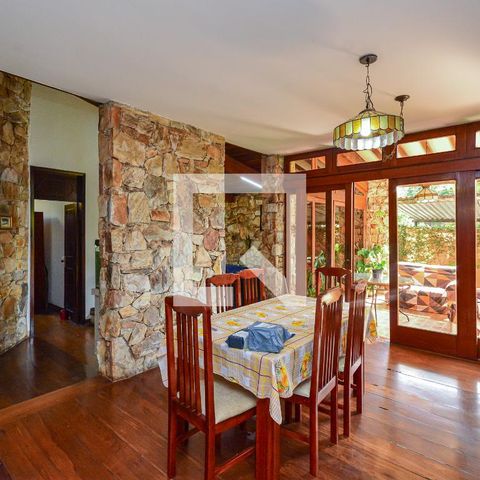 Casa à venda com 600m², 4 quartos e 1 vaga Casa à venda com 600m², 4 quartos e 1 vagaSala de Jantar