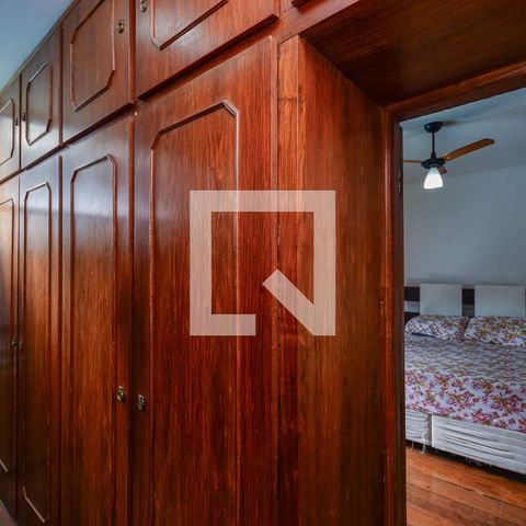 Casa à venda com 600m², 4 quartos e 1 vaga Casa à venda com 600m², 4 quartos e 1 vagaCloset da suíte