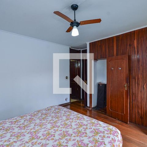 Casa à venda com 600m², 4 quartos e 1 vaga Casa à venda com 600m², 4 quartos e 1 vagaQuarto Suíte
