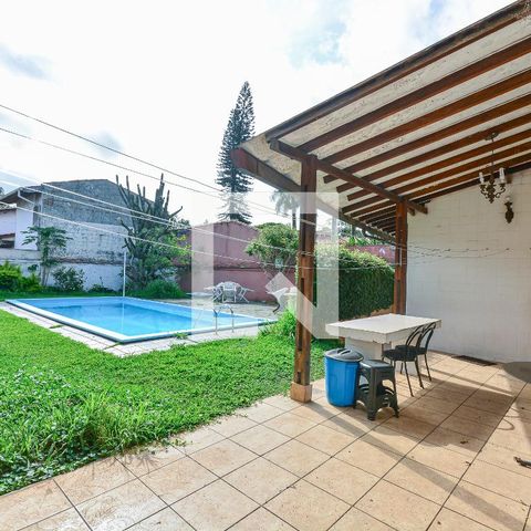 Casa à venda com 600m², 4 quartos e 1 vaga Casa à venda com 600m², 4 quartos e 1 vagaQuintal