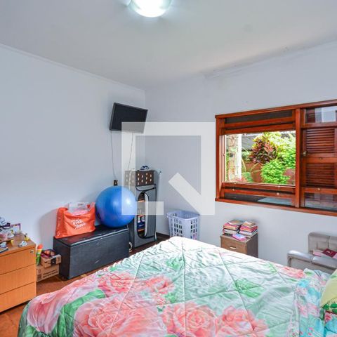 Casa à venda com 600m², 4 quartos e 1 vaga Casa à venda com 600m², 4 quartos e 1 vagaQuarto 1