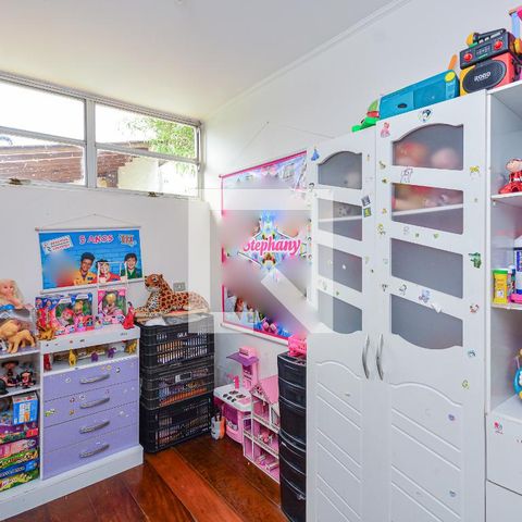 Casa à venda com 600m², 4 quartos e 1 vaga Casa à venda com 600m², 4 quartos e 1 vagaÁrea de Serviço