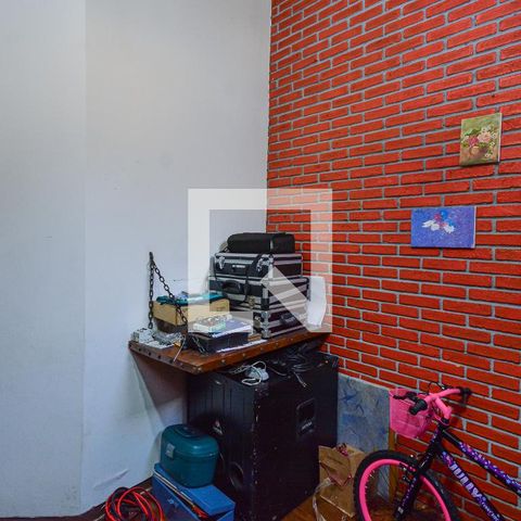 Casa à venda com 600m², 4 quartos e 1 vaga Casa à venda com 600m², 4 quartos e 1 vagaEscritório