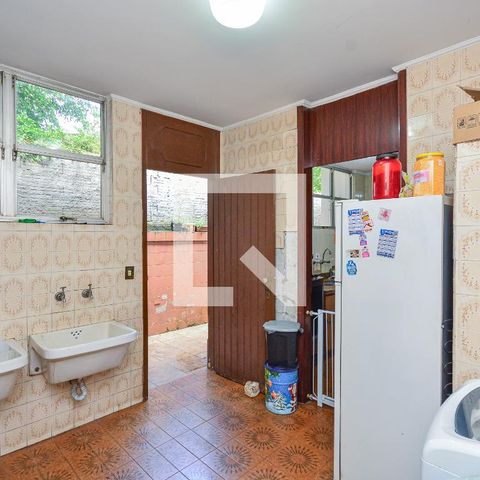 Casa à venda com 600m², 4 quartos e 1 vaga Casa à venda com 600m², 4 quartos e 1 vagaÁrea de Serviço