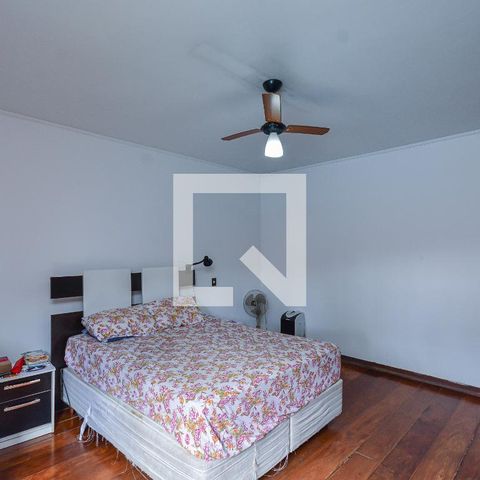Casa à venda com 600m², 4 quartos e 1 vaga Casa à venda com 600m², 4 quartos e 1 vagaQuarto Suíte