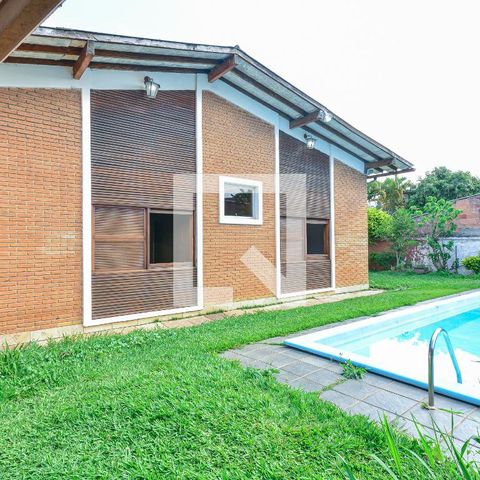Casa à venda com 600m², 4 quartos e 1 vaga Casa à venda com 600m², 4 quartos e 1 vagaQuintal