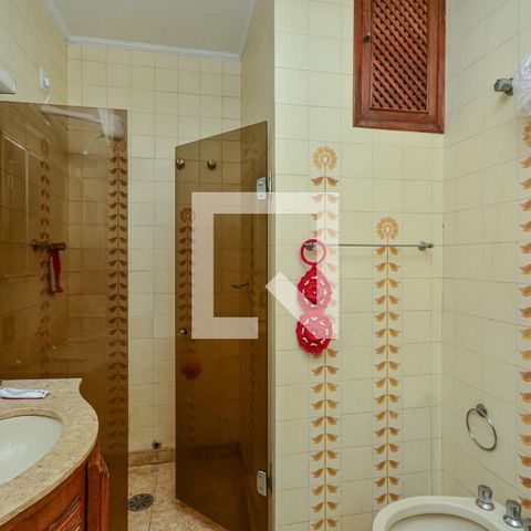 Casa à venda com 600m², 4 quartos e 1 vaga Casa à venda com 600m², 4 quartos e 1 vagaBanheiro