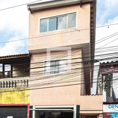 Casa para alugar com 262m², 3 quartos e 3 vagasFachada