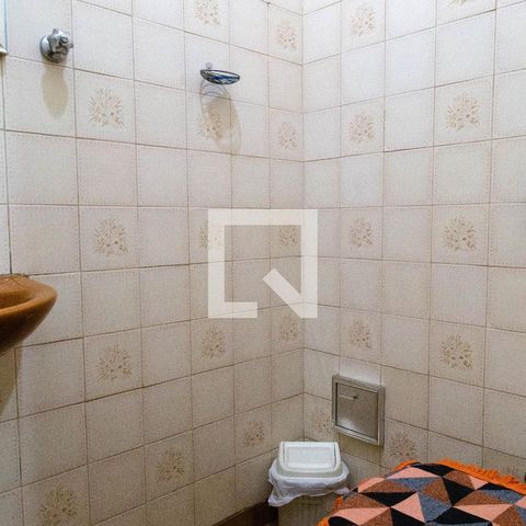 Casa para alugar com 262m², 3 quartos e 3 vagasBanheiro de Serviço