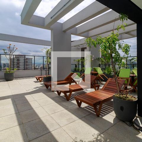 Studio à venda com 28m², 1 quarto e sem vaga Studio à venda com 28m², 1 quarto e sem vagaPiscina