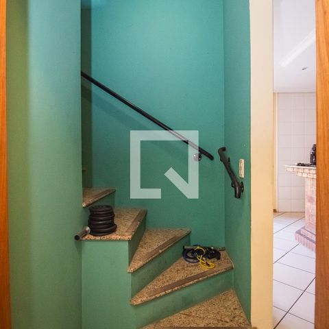 Casa à venda com 193m², 3 quartos e 2 vagas Casa à venda com 193m², 3 quartos e 2 vagasCorredor