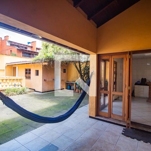 Casa à venda com 193m², 3 quartos e 2 vagas Casa à venda com 193m², 3 quartos e 2 vagasÁrea comum - Churrasqueira