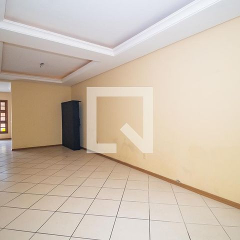 Casa à venda com 193m², 3 quartos e 2 vagas Casa à venda com 193m², 3 quartos e 2 vagasSala