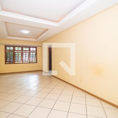 Casa à venda com 193m², 3 quartos e 2 vagas Casa à venda com 193m², 3 quartos e 2 vagasSala
