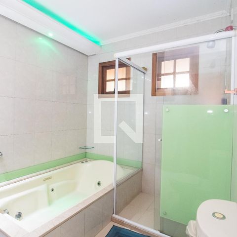 Casa à venda com 193m², 3 quartos e 2 vagas Casa à venda com 193m², 3 quartos e 2 vagasBanheiro da Suíte