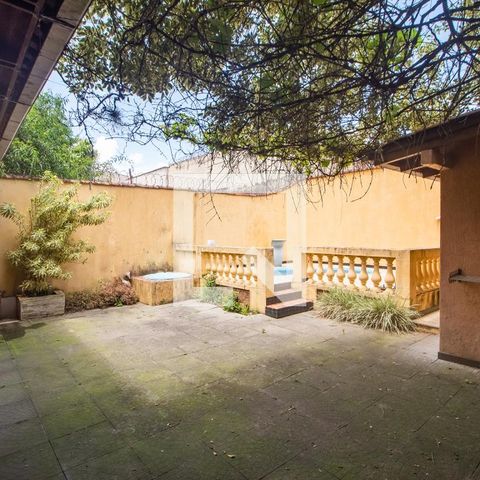 Casa à venda com 193m², 3 quartos e 2 vagas Casa à venda com 193m², 3 quartos e 2 vagasÁrea comum - Churrasqueira