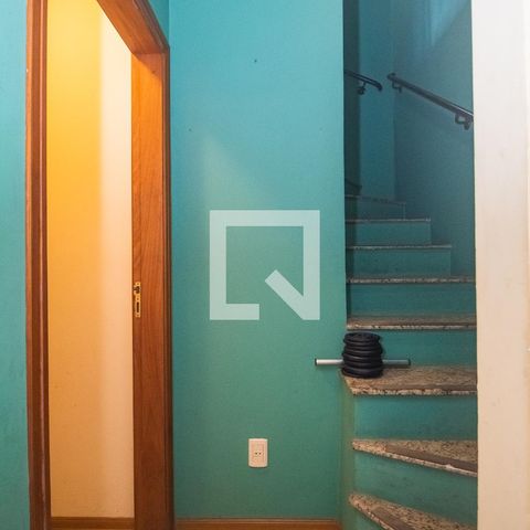 Casa à venda com 193m², 3 quartos e 2 vagas Casa à venda com 193m², 3 quartos e 2 vagasCorredor