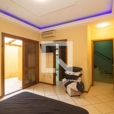 Casa à venda com 193m², 3 quartos e 2 vagas Casa à venda com 193m², 3 quartos e 2 vagasSuíte