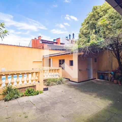 Casa à venda com 193m², 3 quartos e 2 vagas Casa à venda com 193m², 3 quartos e 2 vagasÁrea comum - Piscina