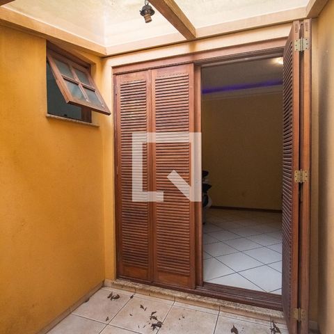 Casa à venda com 193m², 3 quartos e 2 vagas Casa à venda com 193m², 3 quartos e 2 vagasSuíte