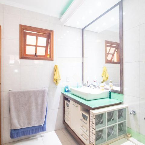 Casa à venda com 193m², 3 quartos e 2 vagas Casa à venda com 193m², 3 quartos e 2 vagasBanheiro da Suíte