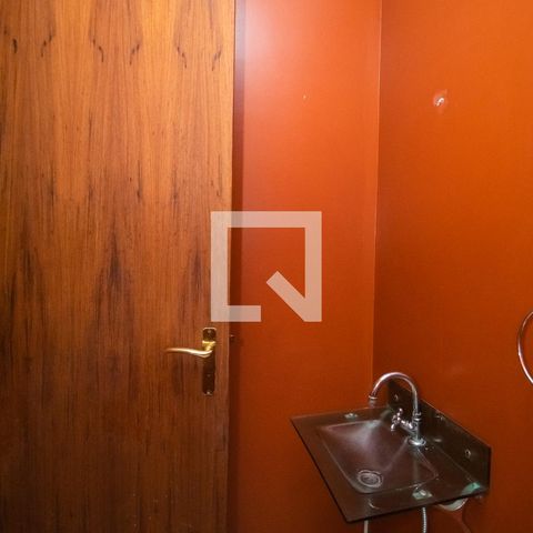 Casa à venda com 193m², 3 quartos e 2 vagas Casa à venda com 193m², 3 quartos e 2 vagasBanheiro