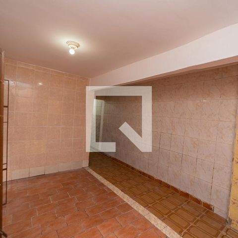 Casa para alugar com 28m², 2 quartos e sem vaga Casa para alugar com 28m², 2 quartos e sem vagaSala