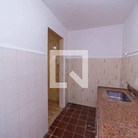 Casa para alugar com 28m², 2 quartos e sem vaga Casa para alugar com 28m², 2 quartos e sem vagaCozinha e Área de Serviço