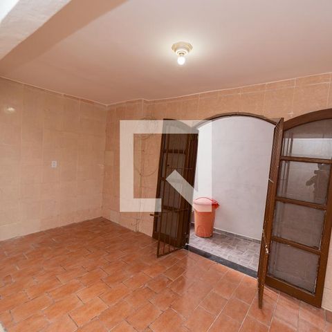 Casa para alugar com 28m², 2 quartos e sem vaga Casa para alugar com 28m², 2 quartos e sem vagaSala