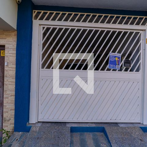 Casa para alugar com 28m², 2 quartos e sem vaga Casa para alugar com 28m², 2 quartos e sem vagaFachada
