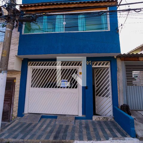 Casa para alugar com 28m², 2 quartos e sem vaga Casa para alugar com 28m², 2 quartos e sem vagaFachada