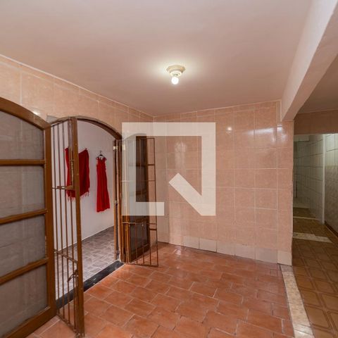 Casa para alugar com 28m², 2 quartos e sem vaga Casa para alugar com 28m², 2 quartos e sem vagaSala