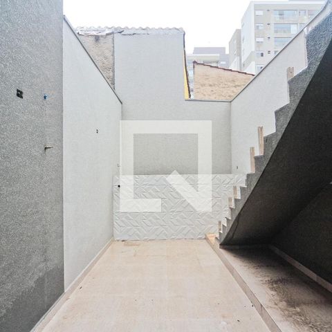 Casa à venda com 127m², 2 quartos e 3 vagas Casa à venda com 127m², 2 quartos e 3 vagasÁrea externa