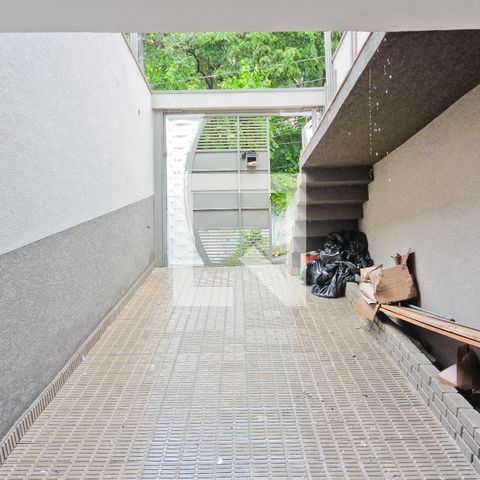 Casa à venda com 127m², 2 quartos e 3 vagas Casa à venda com 127m², 2 quartos e 3 vagasÁrea externa