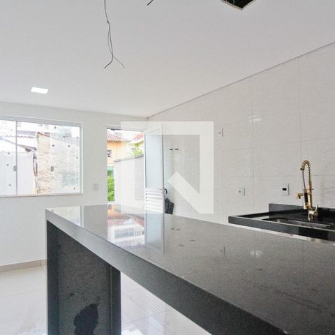 Casa à venda com 127m², 2 quartos e 3 vagas Casa à venda com 127m², 2 quartos e 3 vagasCozinha