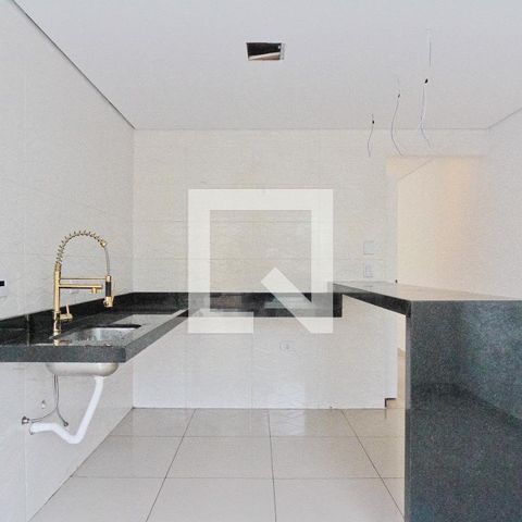 Casa à venda com 127m², 2 quartos e 3 vagas Casa à venda com 127m², 2 quartos e 3 vagasCozinha