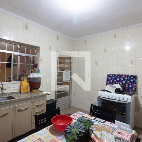 Casa à venda com 161m², 4 quartos e 2 vagas Casa à venda com 161m², 4 quartos e 2 vagasCozinha