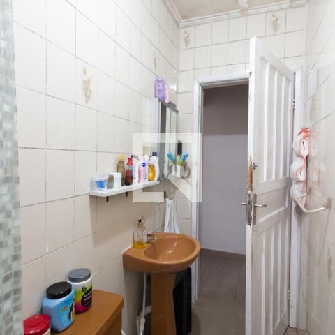 Casa à venda com 161m², 4 quartos e 2 vagas Casa à venda com 161m², 4 quartos e 2 vagasBanheiro