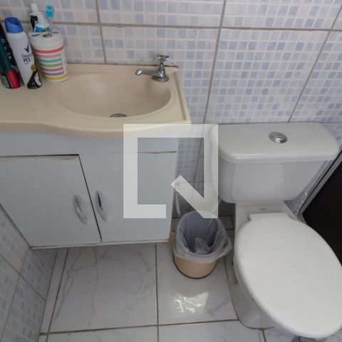 Casa à venda com 161m², 4 quartos e 2 vagas Casa à venda com 161m², 4 quartos e 2 vagasBanheiro da Suíte